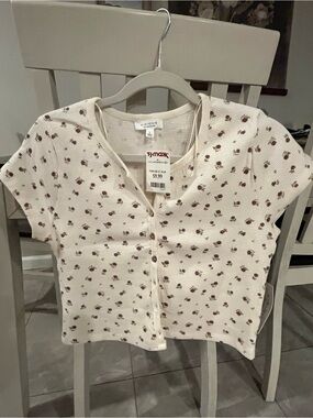 Assortment of Women’s/Juniors Tops